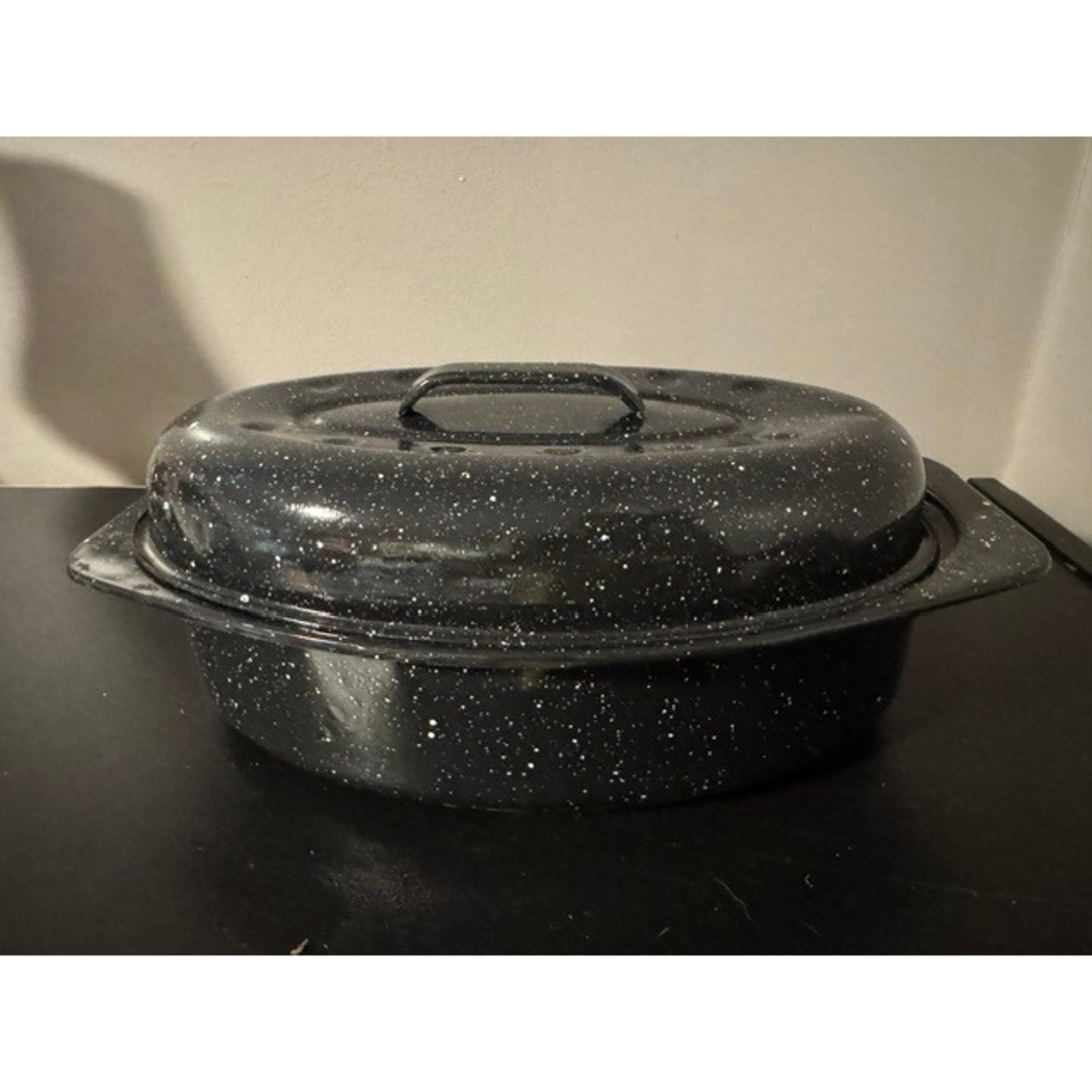Granite Ware 13 inch oven roaster pan with lid, black and speckled